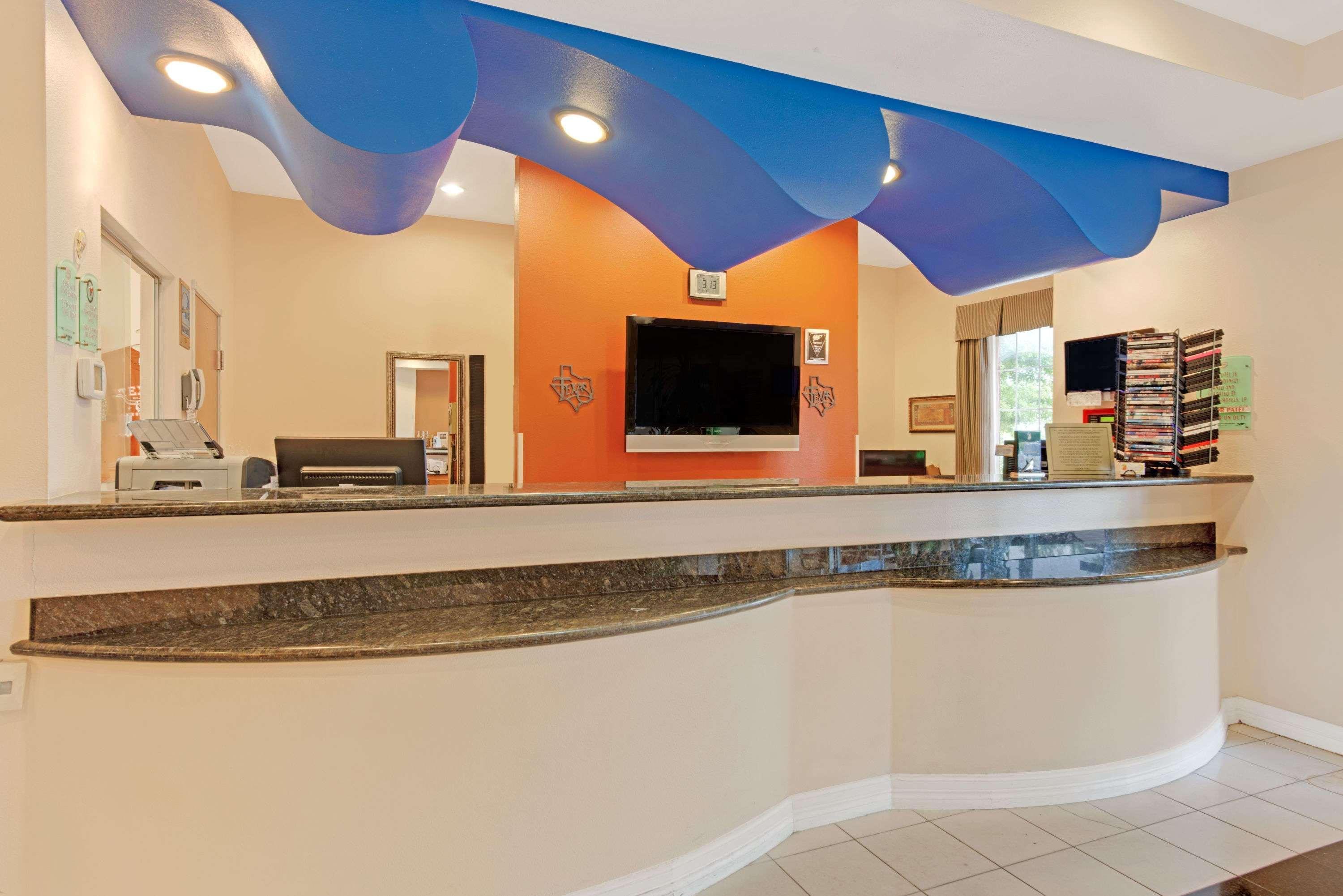 Hotel Super 8 By Wyndham Austin/Airport North Exterior foto